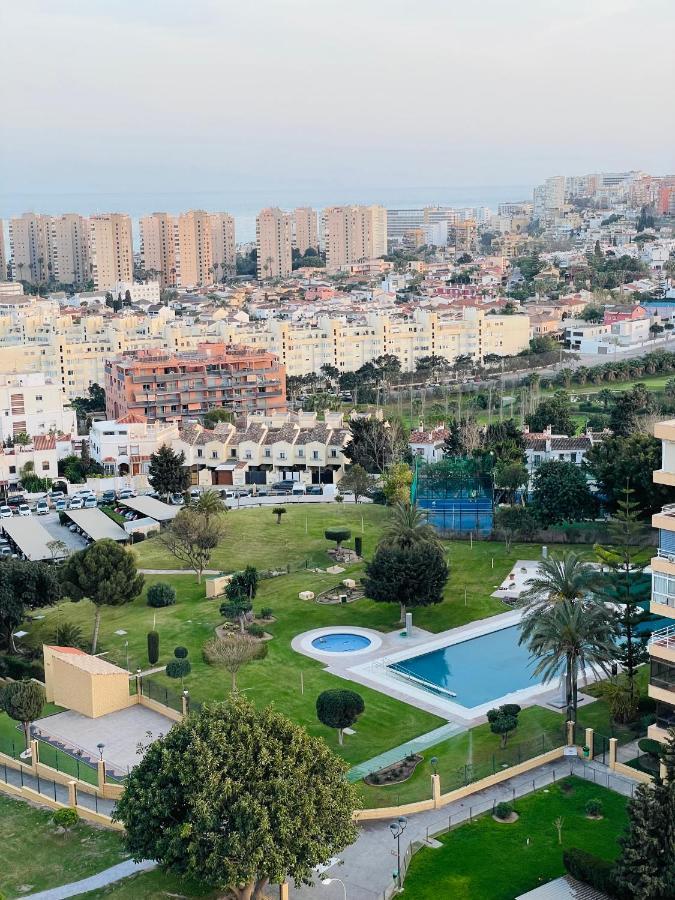 Precioso apartamento moderno y con piscina Torremolinos Exterior foto