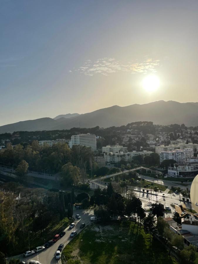 Precioso apartamento moderno y con piscina Torremolinos Exterior foto