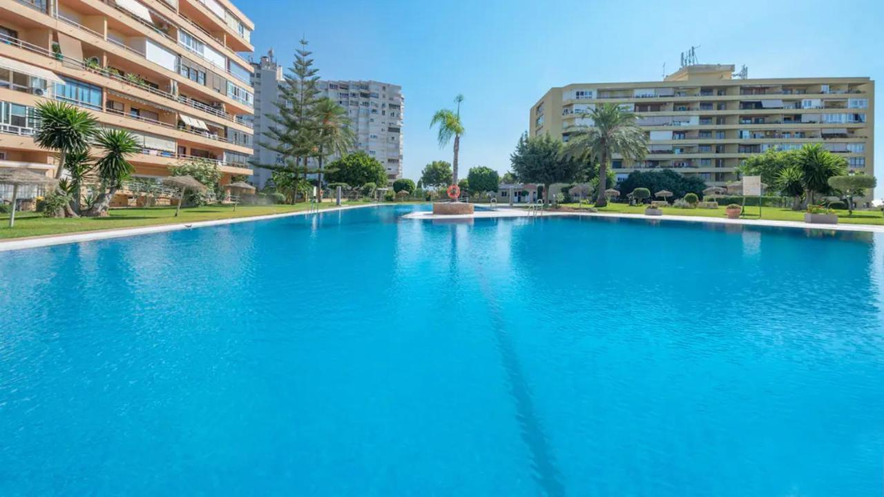 Precioso apartamento moderno y con piscina Torremolinos Exterior foto